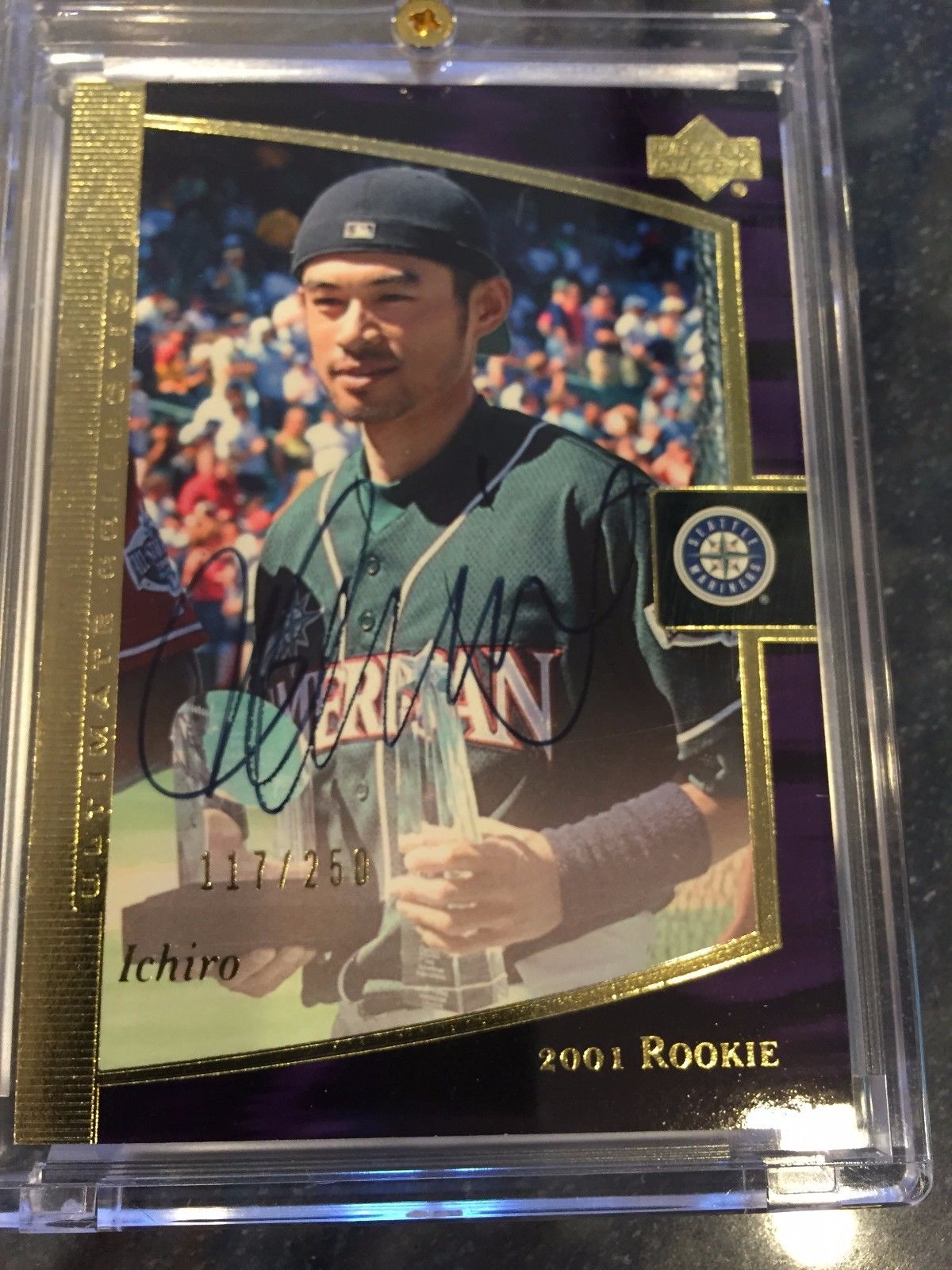 2001 UD Ultimate Collection Ichiro Suzuki RC AUTOGRAPH Signature 117250