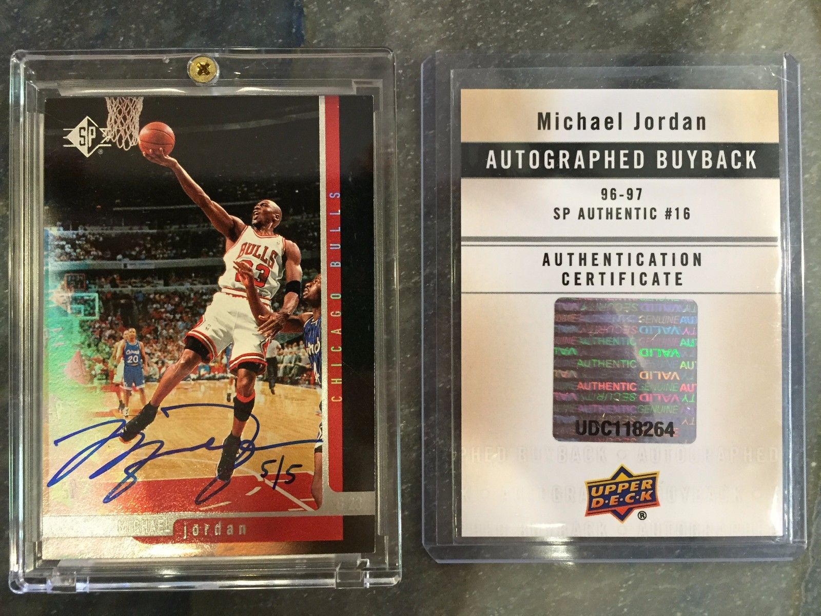 1996 1997  SP Authentic Buyback michael jordan Autograph Signature 