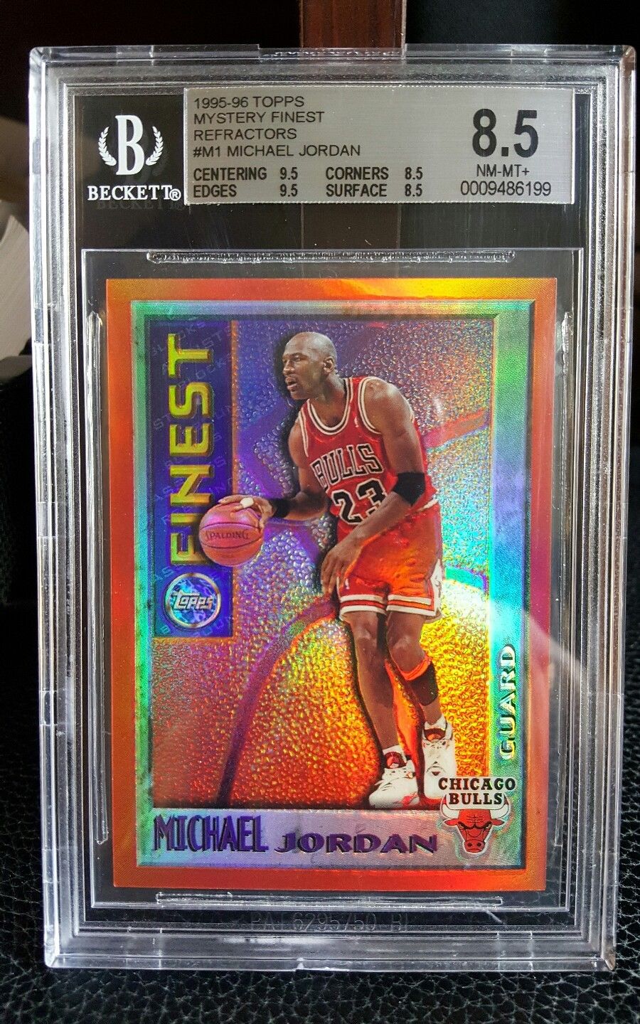 199596 MYSTERY FINEST MICHAEL JORDAN M1 ORANGE BORDERED TEST REFRACTOR BGS 85