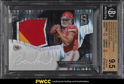 2017 Panini Spectra Black Light Patrick Mahomes II ROOKIE PATCH AUTO 10 BGS 95