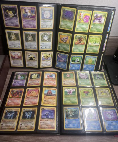 Huge Vintage Pokemon Card Collection Joblot 2x Folders 18x Holos 550x Cards